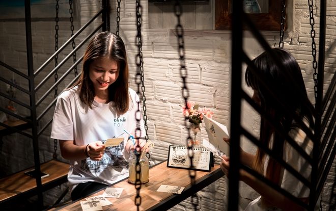 Ấm lòng chuyện sinh viên Đà Nẵng bán nét vẽ - mua sẻ chia cho người nghèo dịp Tết