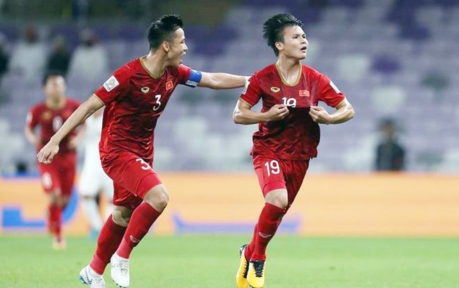 CĐV Thái Lan: 'Việt Nam kém xa Thái Lan, Quang Hải không bằng Chanathip'