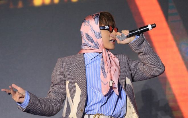 Clip: 'bà ngoại' Sơn Tùng M-TP 'vui vầy' cực sung cùng đàn cháu con, điều bí mật ẩn sau là…