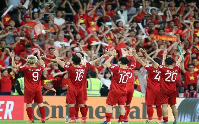 Cận cảnh tuyển Việt Nam ăn mừng 'gây sốt' sau khi hạ Jordan