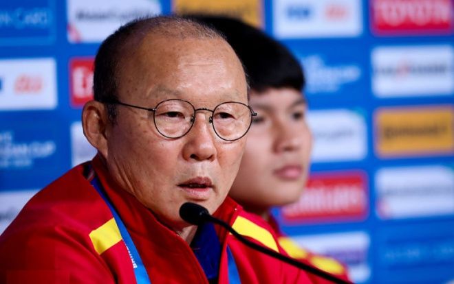 HLV Park Hang Seo đáp trả ý kiến Việt Nam ăn may, đá tiêu cực!