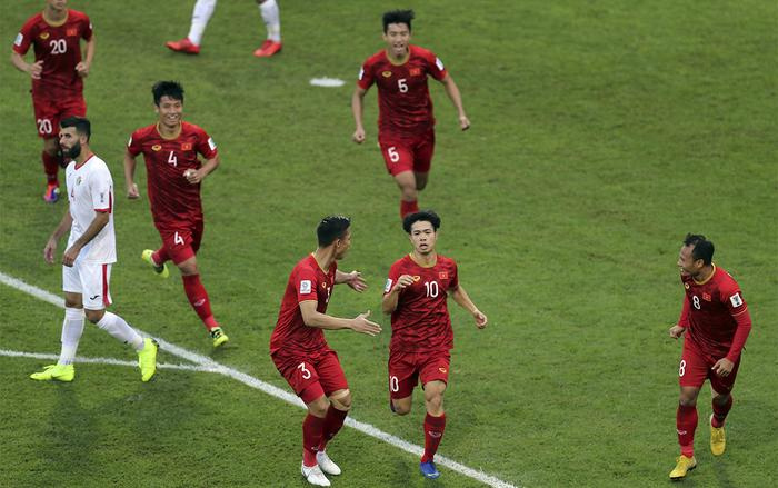 Thầy trò ông Park Hang Seo thắng Jordan tại Asian Cup 2019, NHM Việt Nam ăn mừng bằng cách cực dị