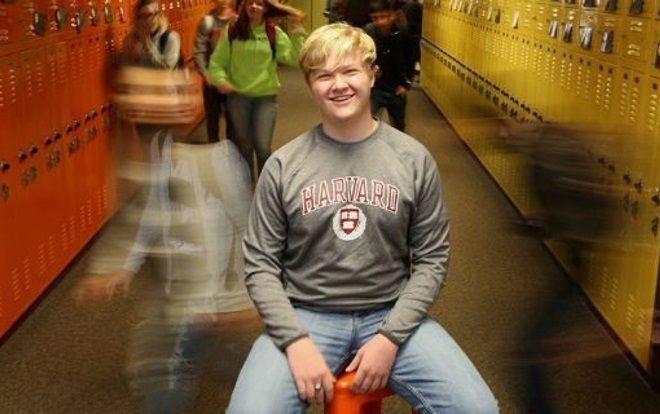 Thần đồng 16 tuổi nước Mỹ: Người duy nhất học song song cả trường cấp 3 lẫn Đại học Havard