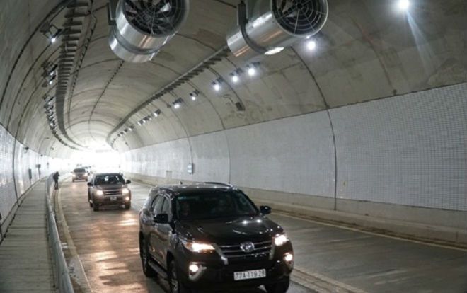Hầm Cù Mông thông xe, đường Bình Định - Phú Yên còn 6 phút