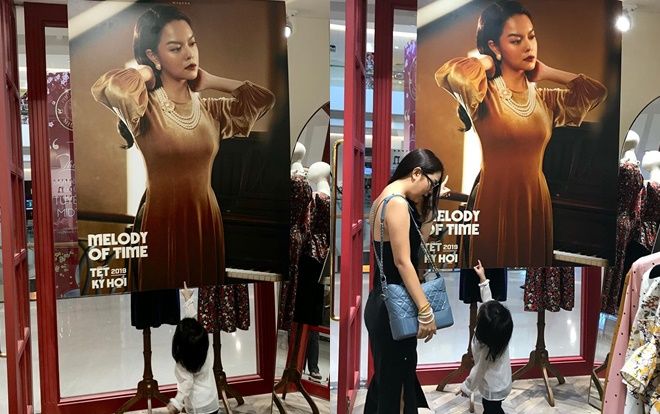 Khoảnh khắc hạnh phúc: Hai nhóc tì nhà Phạm Quỳnh Anh nhìn poster của mẹ ‘đắm đuối’
