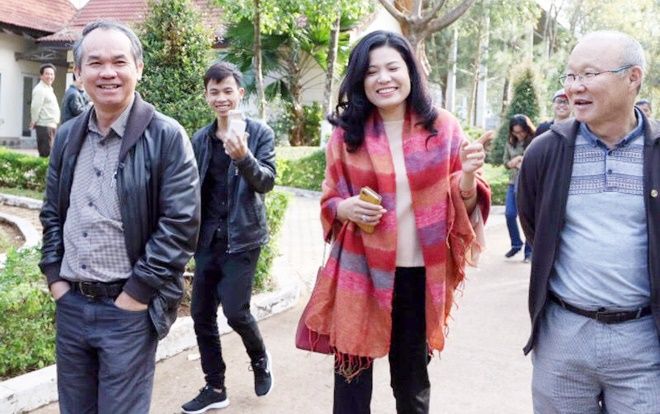 Bầu Đức và mối nhân duyên từ chuyến xe 4 giờ sáng của người phụ nữ 'kỳ lạ'