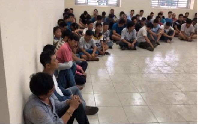 Đột kích trường gà, bắt giữ  72 con bạc ở Sài Gòn