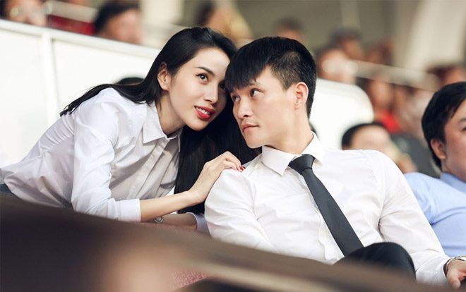 Qua lời kể của Thủy Tiên, cuộc sống thường nhật với Công Vinh bỗng biến thành 'tuyển tập truyện cười'