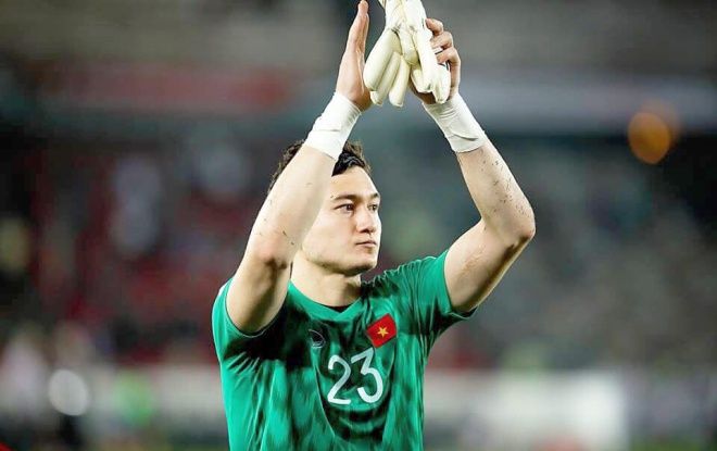 Đặng Văn Lâm và màn trình diễn để đời trước Nhật Bản!