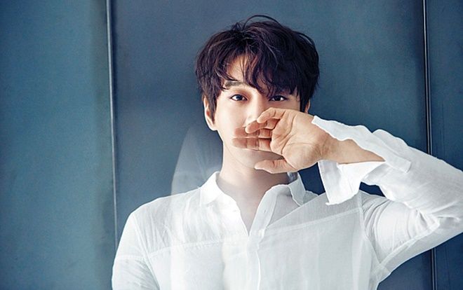 Nam ca sĩ Hwang Chiyeol xin lỗi người dân Trung Quốc vì sự cố “vạ miệng” trên sóng truyền hình