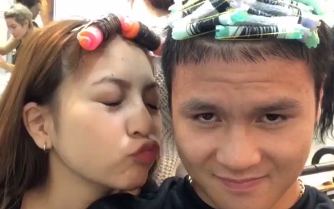 Quang Hải và bạn gái Nhật Lê rủ nhau làm tóc xoăn đôi đáng yêu đón Tết