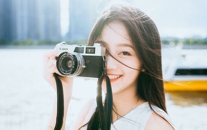 Nhan sắc ngọt ngào của nữ sinh 10X có nụ cười toả nắng ‘đốn tim’ biết bao chàng trai