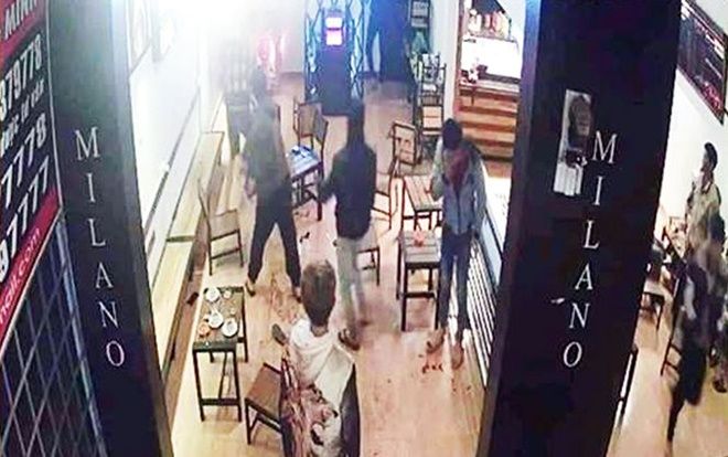 Hỗn chiến kinh hoàng tại quán cà phê, 6 thanh niên bị thương nặng, 1 người đứt lìa cánh tay