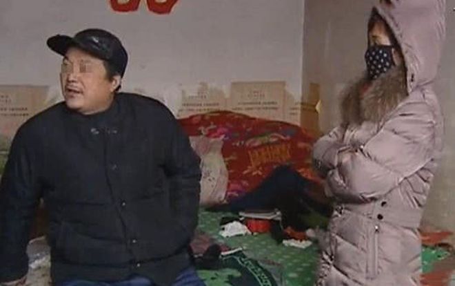 Trở về nhà sau 16 năm làm ăn xa quê, người phụ nữ bị chồng và con gái đuổi thẳng cổ vì lý do này