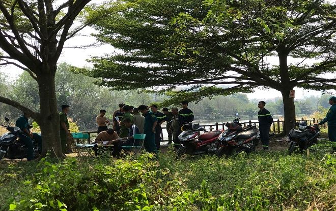Thả cá tiễn ông Táo về trời, người phụ nữ trượt chân té xuống sông tử vong ở Sài Gòn
