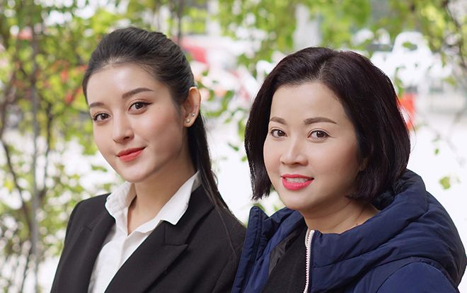 Á hậu Huyền My bị dị ứng nặng vẫn xinh tươi đi từ thiện