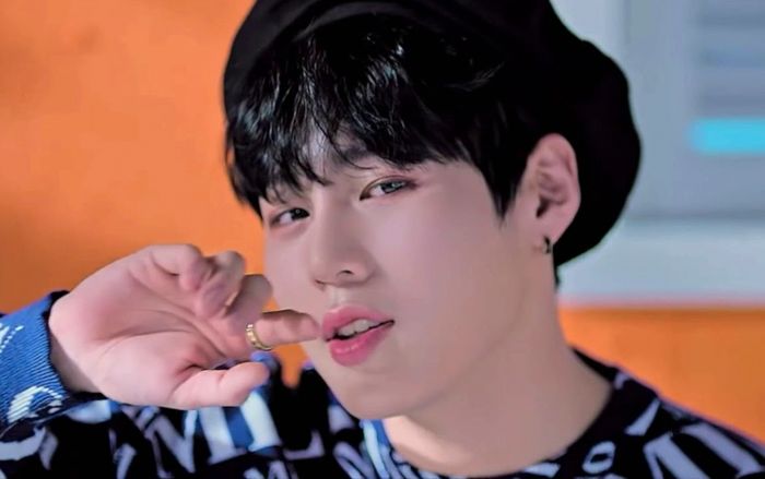 Sau tất cả, Ha Sungwoon (Wanna One) cũng chính thức mở tài khoản Instagram