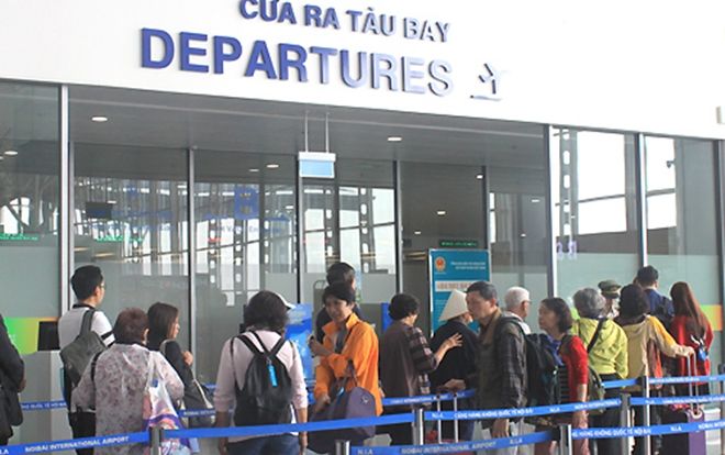 Sân bay Nội Bài hạn chế người nhà tiễn hành khách đi quốc tế