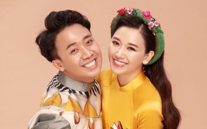 Mừng MV sắp cán mốc 3 triệu views, lọt #16 trending Youtube: Trấn Thành - Hari Won tung bộ ảnh Tết tri ân người hâm mộ