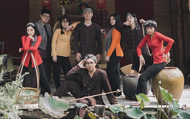 Lác mắt ngắm ảnh lớp người ta chụp ảnh Tết theo concept dân nhà quê cực chất
