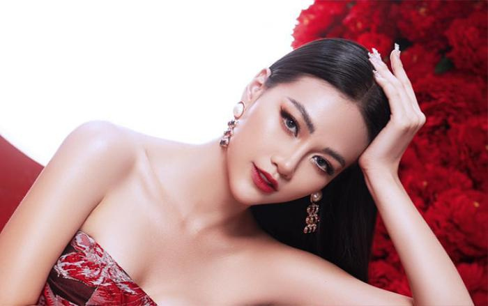 Miss Earth Phương Khánh tiết lộ bí quyết ăn bánh mứt đã đời mà không lo béo