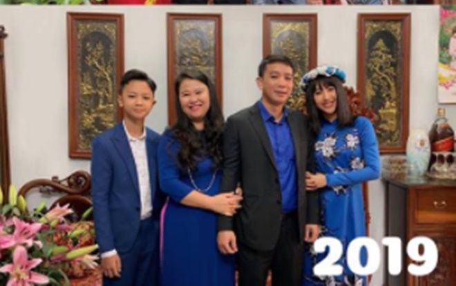 Quỳnh Anh Shyn khoe ảnh gia đình hạnh phúc trong 3 cái Tết nhưng hội chị em chỉ để ý đến người em trai lớn nhanh và đẹp không kém gì chị
