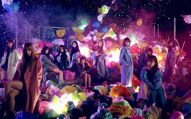 Khó tin: Tân binh IZ*ONE ra mắt, phá luôn kỷ lục của đàn chị TWICE