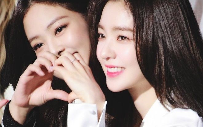 Jennie (BLACK PINK) và Irene (RED VELVET) thân mật ở trời Tây, giành trả tiền cho nhau