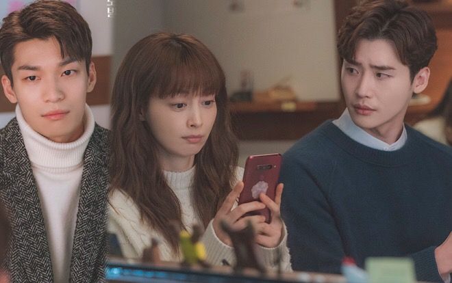 'Phụ lục tình yêu' tập 6: Lee Jong Suk hờn dỗi vì ghen tuông, Lee Na Young gần gũi với Wi Ha Joon