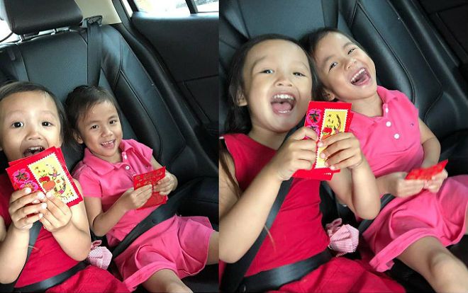 Ấm lòng hình ảnh em bé Mường Lát cười thả ga khi nhận được bao lì xì dịp năm mới sau 2 năm sống cùng mẹ nuôi