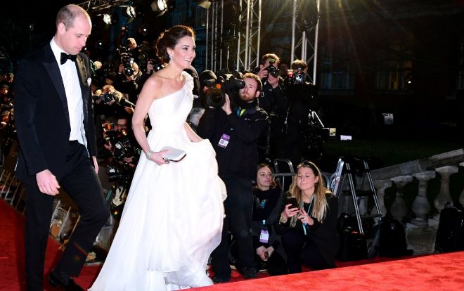 Công nương Kate Middleton xinh đẹp nổi bật giữa rừng sao tại BAFTA 2019