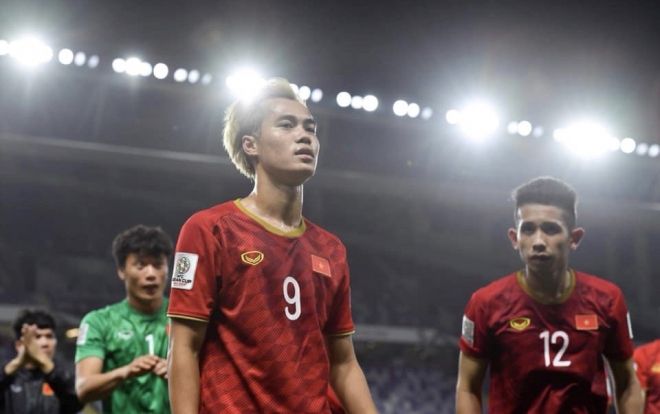 Văn Toàn nghẹn ngào ngày chia tay Công Phượng