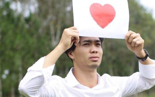 Công Phượng 'tặng' gần 500 triệu để xây đường ở quê nhà