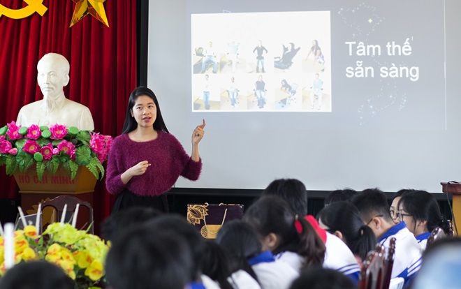 Chuyện về nhóm sinh viên Hà thành trèo đèo lội suối đưa khóa học diễn thuyết trước đám đông đến vùng núi Lai Châu