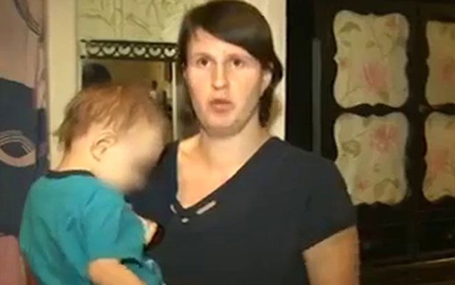 Chưa tới ngày đẻ nhưng thông đồng với bác sĩ bắt con chào đời từ tháng thứ 7, bà mẹ lộ tẩy tội ác tày trời