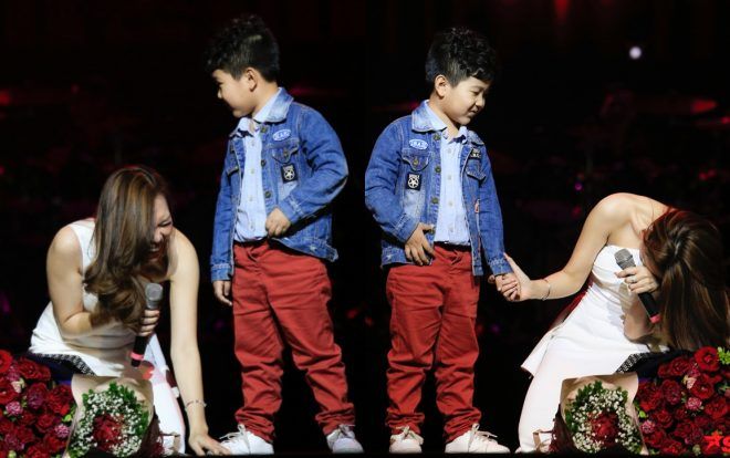 Clip: Chuyện gì khiến Mỹ Tâm đêm Valentine phải… quỳ gối trước fan nhí thế này?
