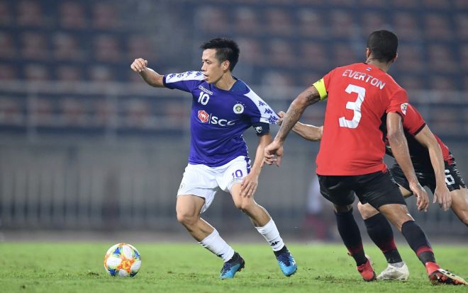 Văn Quyết có nên sang thi đấu ở Thai League?