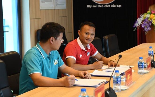 SLNA 'lật kèo' như vụ Công Vinh về với bầu Hiển, Trọng Hoàng đến Viettel