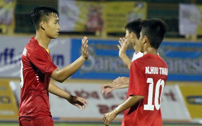 Đàn em Công Phượng tỏa sáng, U22 Việt Nam thắng ngược Philippines!