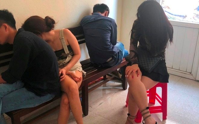 Nhóm 5 nam nữ thuê khách sạn để chơi ma túy ở Đà Nẵng