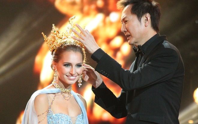 Chuyện chưa từng có: Miss Grand International 2015 từ bỏ danh hiệu để tìm kiếm cơ hội dự thi Miss Universe 2019