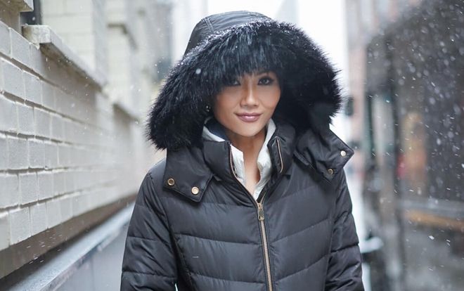 Vừa trở về từ Mỹ, Hoa hậu H'Hen Niê diện ngay 'giày hiệu' lấp lánh khiến fan phải 'trầm trồ'