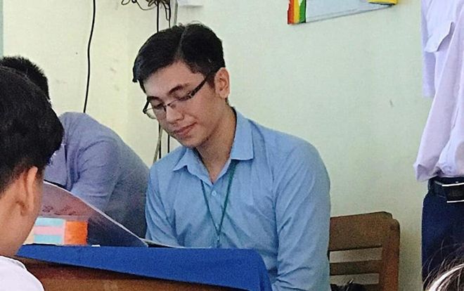 Góc nghiêng ‘cực phẩm’ của thầy giáo điển trai được hội chị em truy lùng danh tính sau bức ảnh học sinh chụp lén