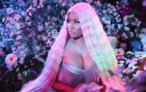 Show diễn bị hủy tại Slovakia, hành động này của Nicki Minaj khiến người hâm mộ suýt bật khóc!