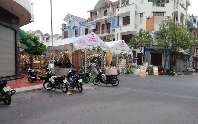Mốt năm nay chính là cưới cô hàng xóm, tiện đủ trăm bề về nhà không lo tiền xe cộ!