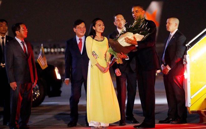 Gần 3 năm sau ngày được tặng hoa ngài Barack Obama, cựu nữ sinh Nhân văn có cú lột xác bất ngờ khiến ai cũng trầm trồ