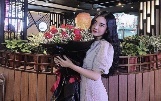 'Người nào đó' nhắn tin tình cảm hứa đưa Hà Trang đi xem phim cả đời, dân mạng lập tức réo tên Đức Chinh