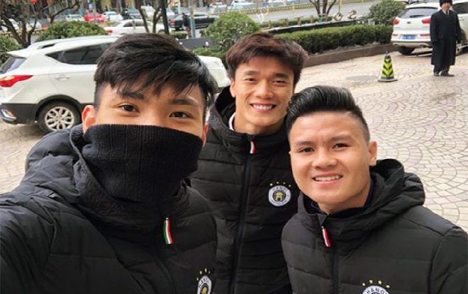 Vừa sang Hà Nội chưa lâu, Bùi Tiến Dũng 'choáng' vì độ 'bẩn' của Đoàn Văn Hậu