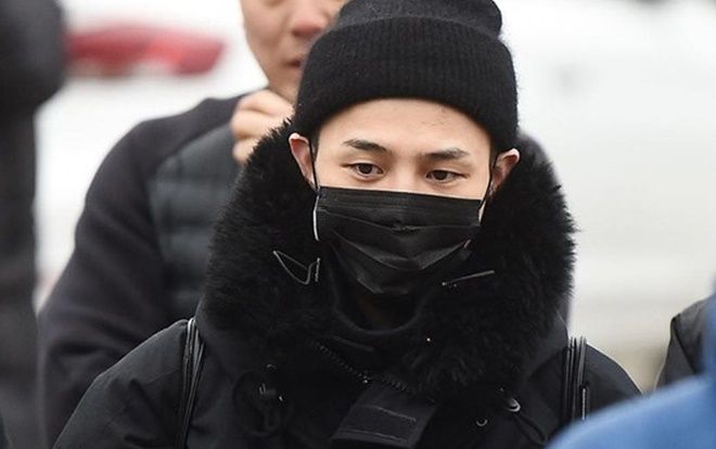 G-Dragon (BIG BANG) bị tố đi nghĩa vụ không khác gì nghỉ dưỡng, 1 năm ra ngoài 100 ngày