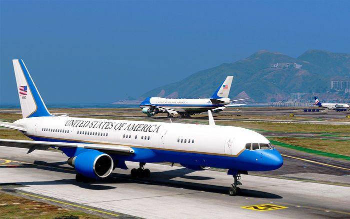 Ngoài Air Force One, Tổng thống Mỹ còn mang theo chuyên cơ dự phòng khủng không kém tại Hội Nghị Thượng đỉnh Mỹ - Triều